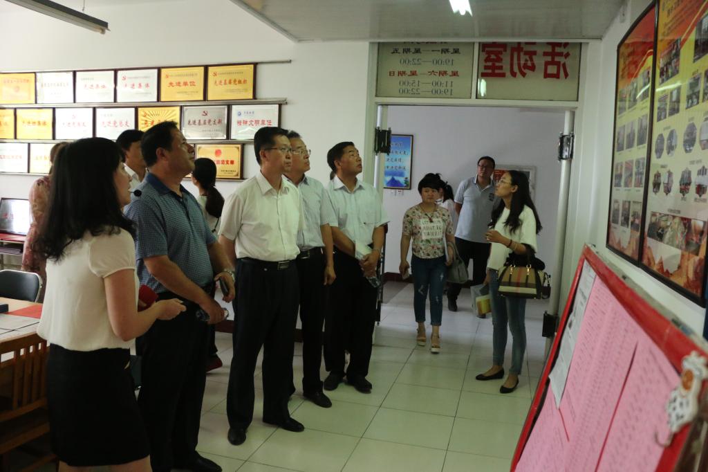 辅导员杨亚珺汇报永利官网服务型党组织建设工作